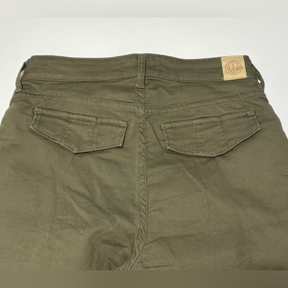 US Polo Green Cargo Pants with Black, Golden and Silver Stripes. Size 4. - Picture 6 of 8